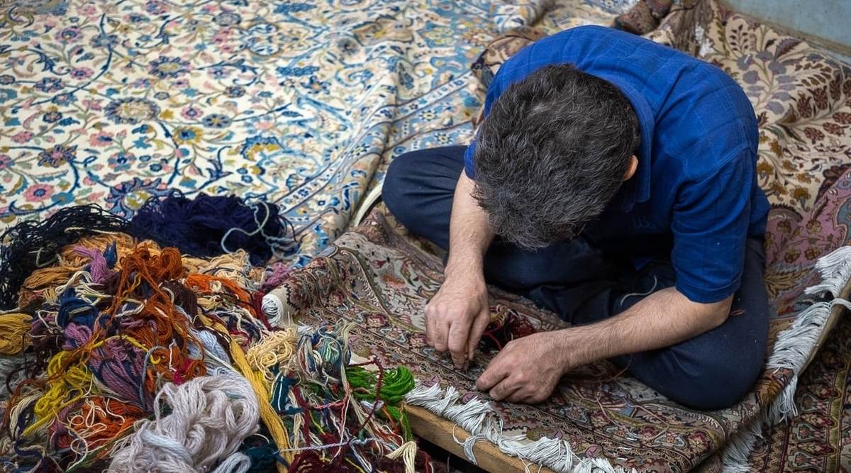 رفوگری پارسیان در المهدی کرج - رفوگری فرش پارسیان شعبه ی المهدی کرج -ترمیم و بازسازی فرش های دستبافت، ماشینی، گل ابریشم، خارجی و انواع قالیچه