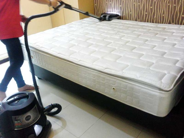 شستن تشک و خوشخواب در محل در کوی ولیعصر -مجموعه پارسیان شعبه ی کوی ولیعصر کرج با دستگاه های پیشرفته خدمات بخارشویی خوشخواب را ارائه می نماید.