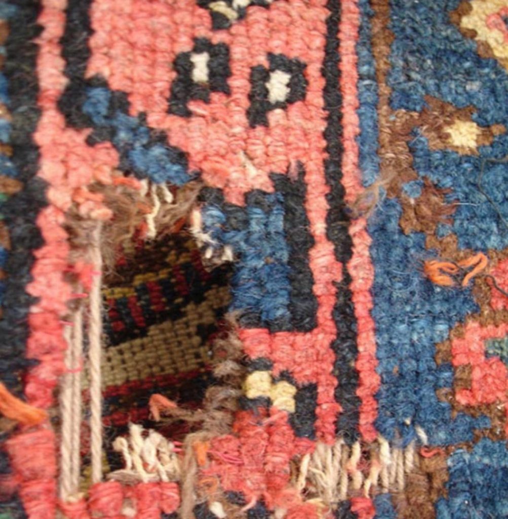 رفوگری در جهانشهر- رفوگری مجاز در جهانشهر-ریشه بافی فرش ها در جهانشهر-ترمیم و رفع بید خوردگی فرش ها-چرم دوزی فرش-رنگبرداری فرش